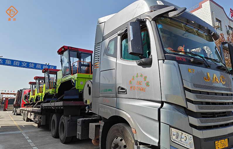 鏟車翻堆機(jī)和普通的鏟車有什么區(qū)別 鏟車翻堆機(jī)和普通的鏟車有什么區(qū)別